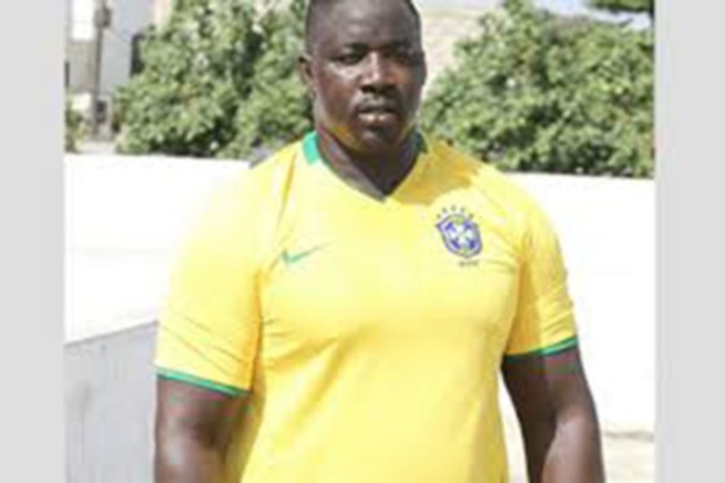 Non respect de contrat: Gris Bordeaux traîné à la gendarmerie par Gaston Mbengue Non respect de contrat: Gris Bordeaux traîné à la gendarmerie par Gaston Mbengue