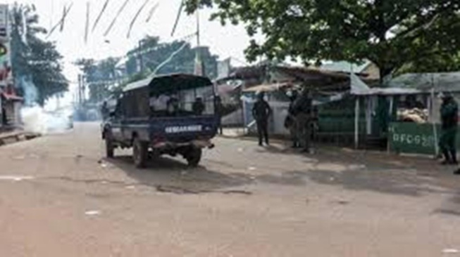 Présidentielle en Guinée: heurts à Conakry avant la fin du décompte officiel des voix Présidentielle en Guinée: heurts à Conakry avant la fin du décompte officiel des voix