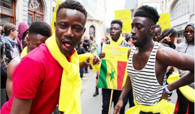 Les Goordjiguénes se font passer pour un dahira, l'un d'eux dit avoir couché avec sa "copine" "Mama Yakhou".. Les Goordjiguénes se font passer pour un dahira, l'un d'eux dit avoir couché avec sa "copine" "Mama Yakhou"..