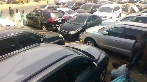 Vente de véhicules: La commerçante Fatou Sira Fall et son frère au tribunal, pour avoir... Vente de véhicules: La commerçante Fatou Sira Fall et son frère au tribunal, pour avoir...