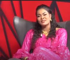 Première sortie de Soumboulou après son mariage: « Mane nèkh nèkh rek laye doundou sama adouna" Première sortie de Soumboulou après son mariage: « Mane nèkh nèkh rek laye doundou sama adouna"