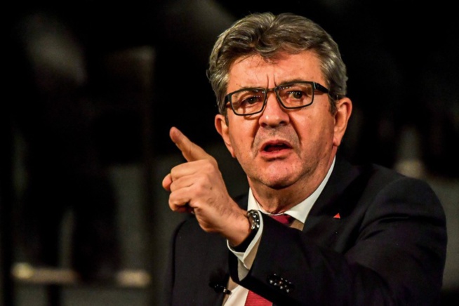 "En Guinée Condé fait tirer sur son peuple, Macron détourne le regard", déplore Mélenchon