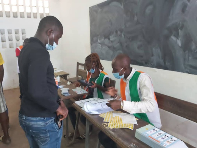 Côte d'Ivoire: près de 7,5 millions d'électeurs appelés ce samedi aux urnes dans un contexte tendu et incertain Côte d'Ivoire: près de 7,5 millions d'électeurs appelés ce samedi aux urnes dans un contexte tendu et incertain