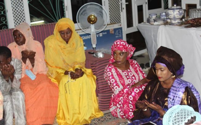 Les images du gamou de Cheikh Imam Mohamath Niass et son  épouse Ngoné EX journaliste de Sénégo