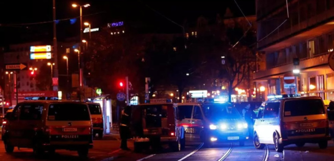 Autriche: une fusillade fait plusieurs morts, Macron dit à son "Europe" à ne pas céder