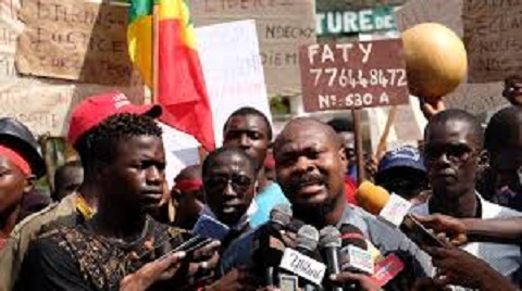 Marche contre la spoliation foncière en Casamance : Guy Marius Sagna mobilise et déroule son combat à Ziguinchor Marche contre la spoliation foncière en Casamance : Guy Marius Sagna mobilise et déroule son combat à Ziguinchor