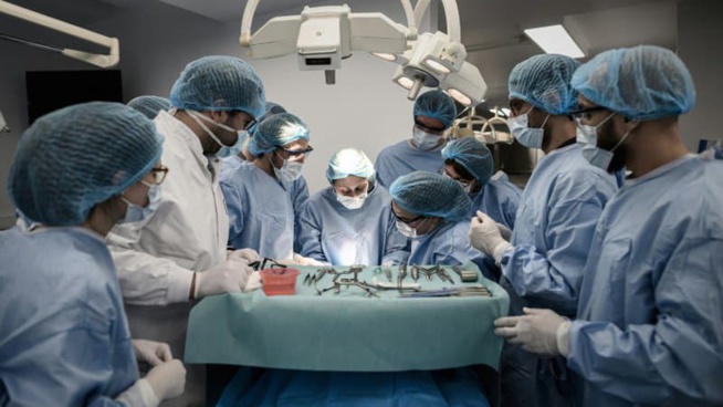 AP-HP: face à l'afflux de patients souffrant du Covid-19, "environ 50%" des opérations non urgentes déprogrammées