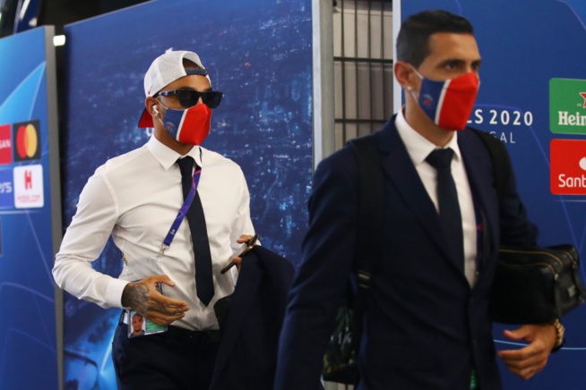 Les joueurs du PSG bloqués dans un ascenseur à Leipzig Les joueurs du PSG bloqués dans un ascenseur à Leipzig