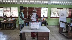 Guinée: l’UFDG maintient la pression dans la rue pour contester la présidentielle Guinée: l’UFDG maintient la pression dans la rue pour contester la présidentielle