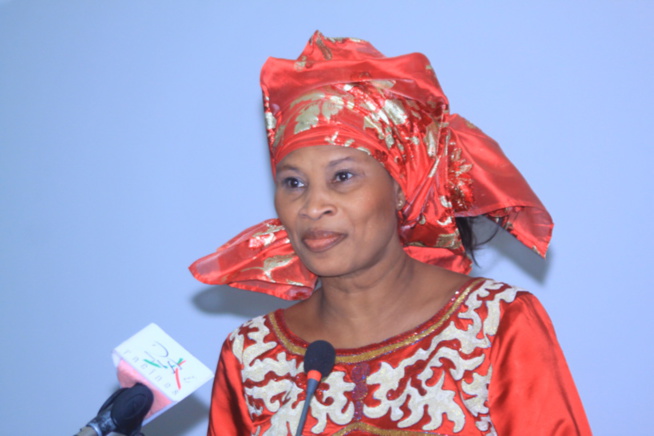 « Le président nous a dit que nous sommes un gouvernement de combat », réagit Aissata Tall Sall, après le Conseil des ministres « Le président nous a dit que nous sommes un gouvernement de combat », réagit Aissata Tall Sall, après le Conseil des ministres