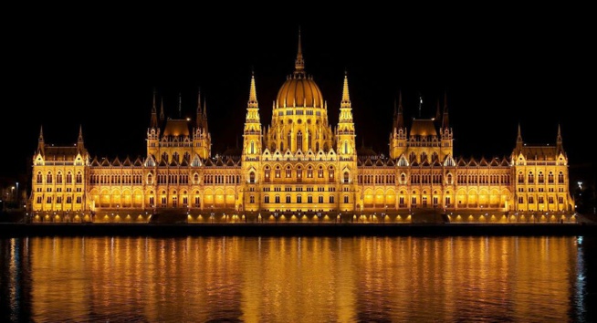 La Hongrie prévoit d’acheter un vaccin anti-Covid russe dès décembre La Hongrie prévoit d’acheter un vaccin anti-Covid russe dès décembre