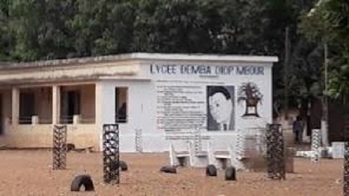 Ouverture des classes : le lycée Demba Ddiop de Mbour étale ses misères Ouverture des classes : le lycée Demba Ddiop de Mbour étale ses misères