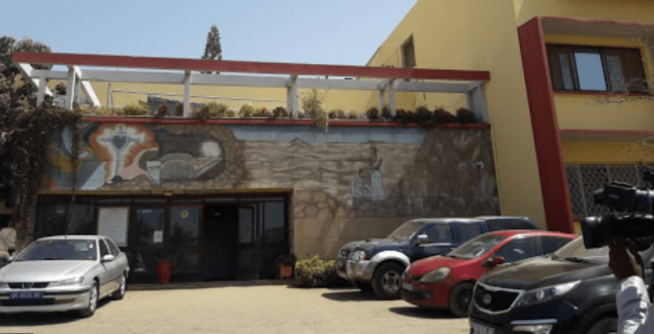 Paiement des 3 mois de scolarité: Le Collège Sacré Cœur fait de la rétention des bulletins de notes Paiement des 3 mois de scolarité: Le Collège Sacré Cœur fait de la rétention des bulletins de notes