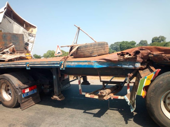 Un choc entre 2 gros porteurs fait 2 blessés graves dont un dans le coma Un choc entre 2 gros porteurs fait 2 blessés graves dont un dans le coma