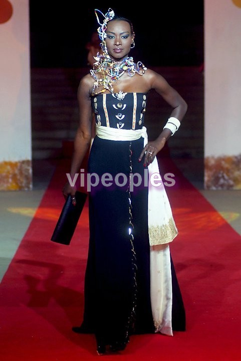 Fleur Mbaye plus jeune ici Fleur Mbaye plus jeune ici