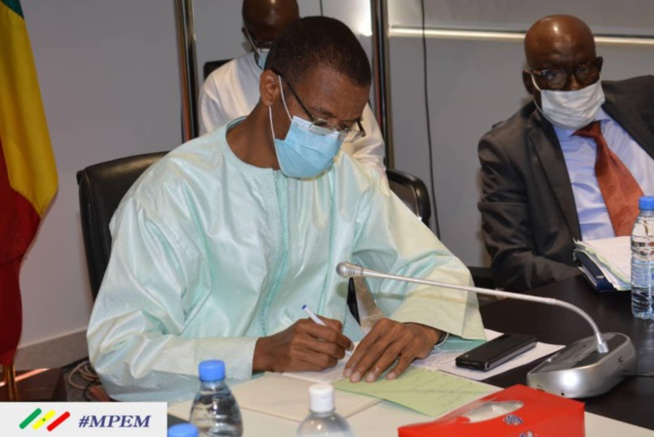 Crise au Port: les grévistes rassurés par les secteurs de la pêche, transport et commerce Crise au Port: les grévistes rassurés par les secteurs de la pêche, transport et commerce