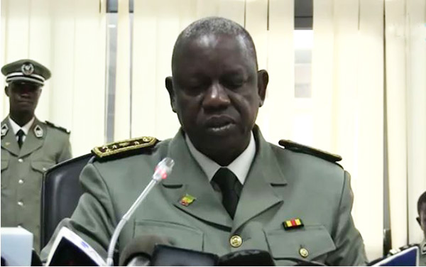 Le ministre Mamadou Talla reconduit : L’ancien Dg des Douanes, Oumar Diallo, se lance en politique aux côtés de Macky Le ministre Mamadou Talla reconduit : L’ancien Dg des Douanes, Oumar Diallo, se lance en politique aux côtés de Macky