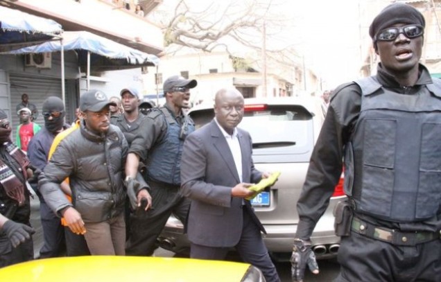 Pour sa sécurité, Idrissa Seck se fait entouré de 4 éléments du GIGN Pour sa sécurité, Idrissa Seck se fait entouré de 4 éléments du GIGN