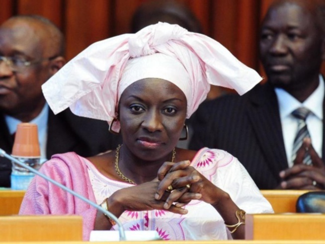 Mimi Touré: "En politique, on n'est pas assis à regarder les trains passer!"