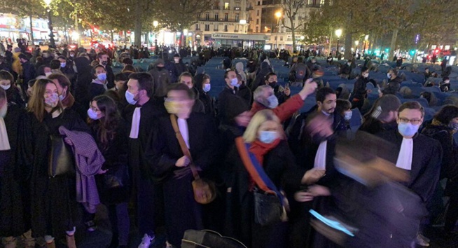 Ils dénoncent une «chasse à l’homme» et installent un camp de migrants dans le centre de Paris