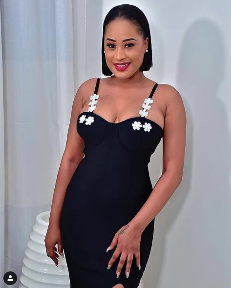 Charme, Classe et glamour : Esther Ndiaye fait sensation avec ses nouveaux clichés