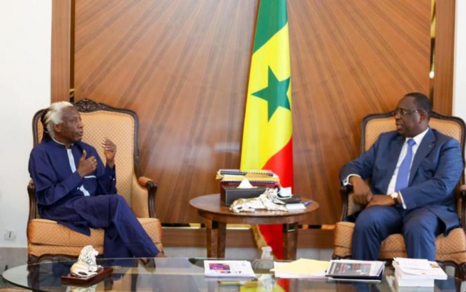 Ouza Diallo, artiste, auteur et compositeur, reçu en audience par le président Macky Sall