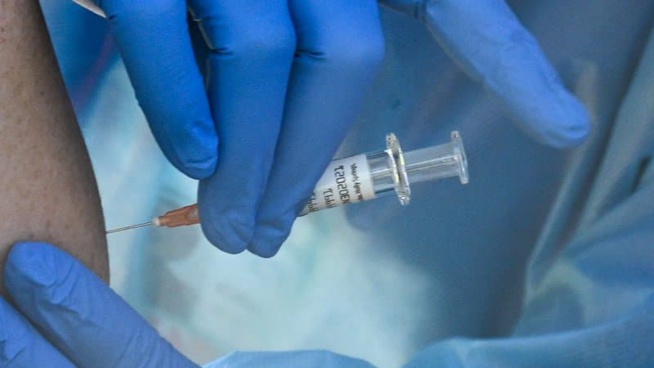 Covid-19: quels pays prévoient de vacciner les premiers?