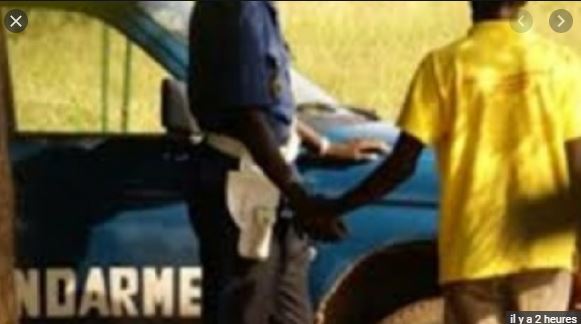 Racket illimix des chauffeurs, Pape Diallo Niang tire sur les policiers et les gendarmes (Vidéo) Racket illimix des chauffeurs, Pape Diallo Niang tire sur les policiers et les gendarmes (Vidéo)