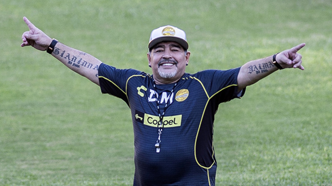 Entre «Dieu est mort» et Diego «éternel», le monde du football rend hommage à Maradona