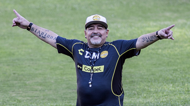 Entre «Dieu est mort» et Diego «éternel», le monde du football rend hommage à Maradona