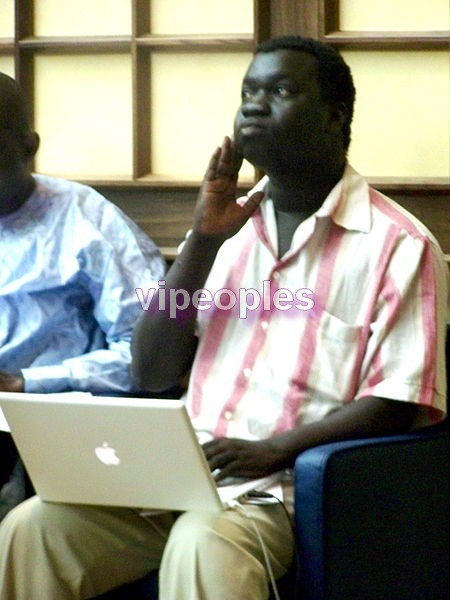 El Malick Seck aperçu au Lagon, huuum en diner en tete à tete...devinez-avec qui?