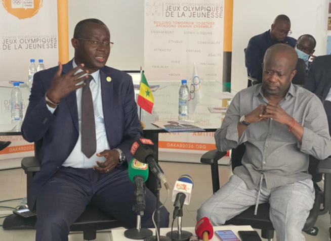 Présidence de la CAF : Augustin Senghor s'est entretenu avec le président du CNOSS, Mamadou Diagna Ndiaye. Présidence de la CAF : Augustin Senghor s'est entretenu avec le président du CNOSS, Mamadou Diagna Ndiaye.