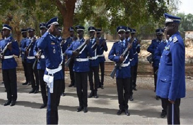 Ziguinchor-Kolda-Sédhiou: Jean Baptiste Tine, Haut Commandant de la Gendarmerie, passe en revue les troupes