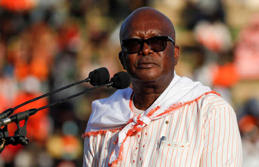 Burkina Faso : après sa large victoire, le président Kaboré face au défi sécuritaire