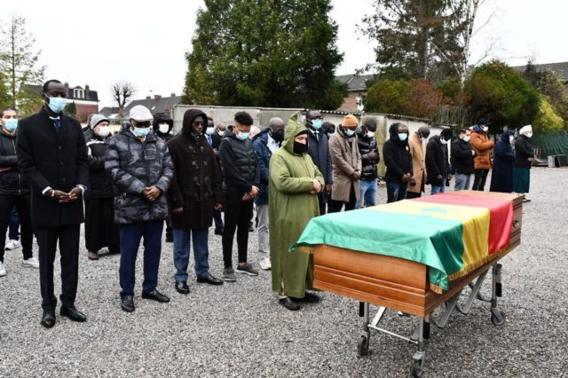 Ambassadeur du Sénégal en France : « Tourou Pape Bouba Diop, dotoul faye Sénégal » Ambassadeur du Sénégal en France : « Tourou Pape Bouba Diop, dotoul faye Sénégal »