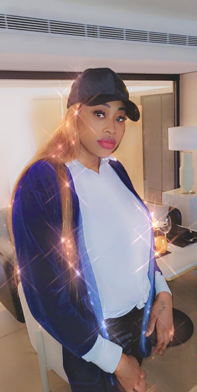 VIDEO: La première dame de Ameth Thiou, Mamy Sopé et sa princesse en vacances à Casablanca VIDEO: La première dame de Ameth Thiou, Mamy Sopé et sa princesse en vacances à Casablanca