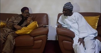 Affaire des Centres de redressement – Ahmet Khalifa Niasse tard dans la nuit venu s’enquérir de la situation et apporter son soutien à Cheikh Ahmadou KARA Mbacké.