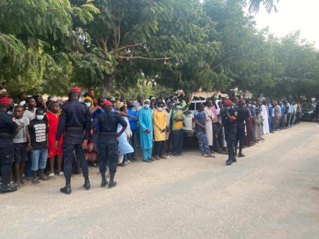 Emouvant – Tout Rufisque dehors pour accueillir la dépouille de son héros! Emouvant – Tout Rufisque dehors pour accueillir la dépouille de son héros!