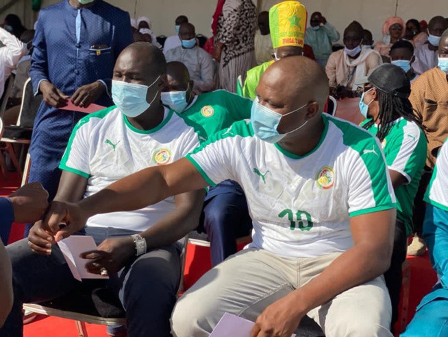 En image: Regardez La dépouille de l’ancien international Pape Bouba Diop sur le tarmac de l’AIBD