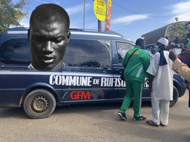 Pape Bouba Diop inhumé au cimetière de Dangou Pape Bouba Diop inhumé au cimetière de Dangou
