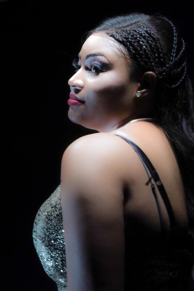 Sublime et h0t l artiste Mariama Ba expose son retour sur la scène
