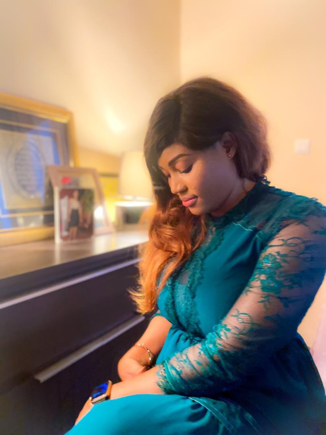 Sublime et h0t l artiste Mariama Ba expose son retour sur la scène Sublime et h0t l artiste Mariama Ba expose son retour sur la scène