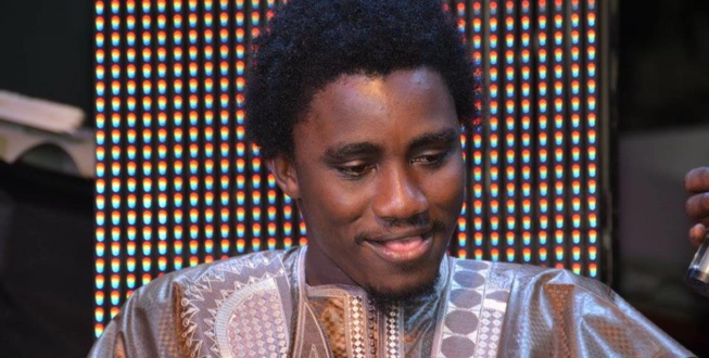 Waly seck en Direct Sangalkam avec toute l’équipe de Fara maren groupe pour distribuer des dons Waly seck en Direct Sangalkam avec toute l’équipe de Fara maren groupe pour distribuer des dons