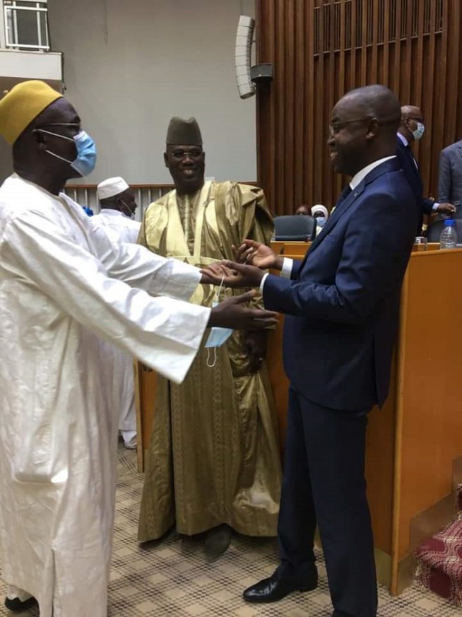 Vote du budget de l'économie numérique et des télécommunications : Yankhoba Diatara en Mode "vents favorables" ... Vote du budget de l'économie numérique et des télécommunications : Yankhoba Diatara en Mode "vents favorables" ...