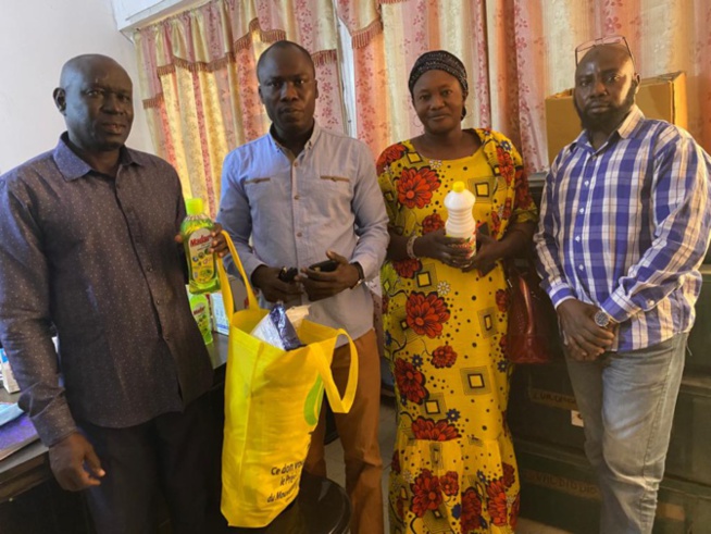 Kaolack-Pape Samba Sène, Président de WAR, "blinde" les élèves contre le Covid-19... Kaolack-Pape Samba Sène, Président de WAR, "blinde" les élèves contre le Covid-19...