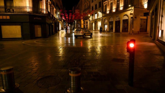 Le couvre-feu est entré en vigueur ce mardi à 20 heures, les contrôles ont débuté Le couvre-feu est entré en vigueur ce mardi à 20 heures, les contrôles ont débuté