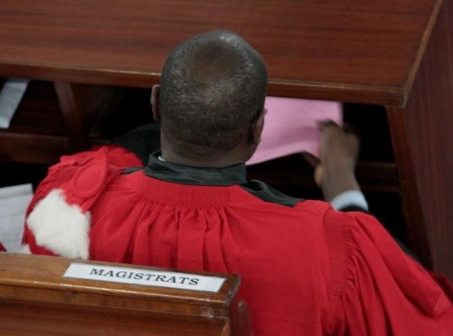 En réalité, le magistrat Aw est radié En réalité, le magistrat Aw est radié