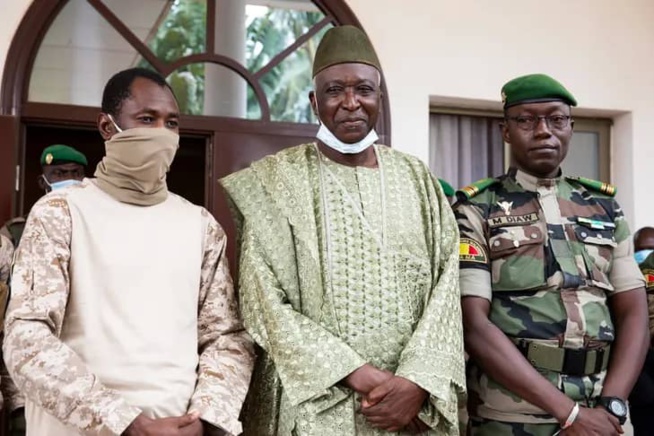 Grève au Mali: les derniers propos du président Bah N’Daw braquent les syndicats Grève au Mali: les derniers propos du président Bah N’Daw braquent les syndicats