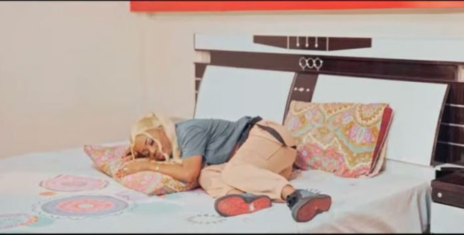 «Dina Bakh», le single de Dieyna Baldé qui répond à ses détracteurs (Clip) «Dina Bakh», le single de Dieyna Baldé qui répond à ses détracteurs (Clip)