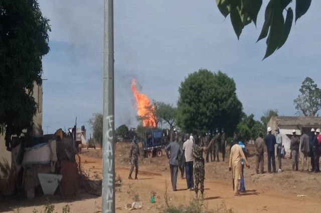 Incendie suite à une explosion de gaz : A Notto Gouye Diama, les populations de Ngadiaga très agitées depuis hier Incendie suite à une explosion de gaz : A Notto Gouye Diama, les populations de Ngadiaga très agitées depuis hier